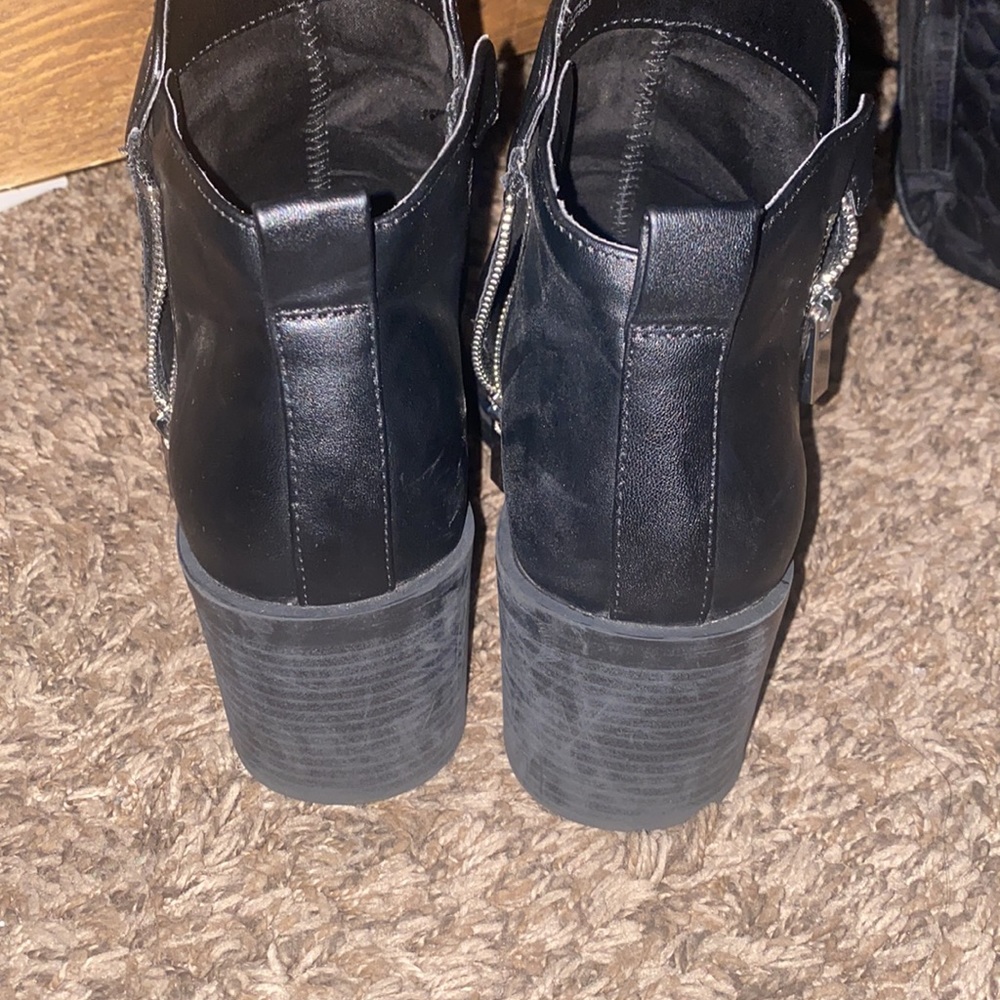 BCBG boots - Picture 3 of 6